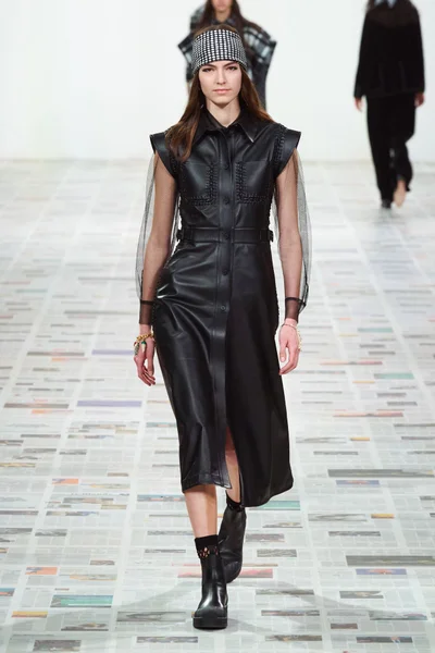 Look 47
